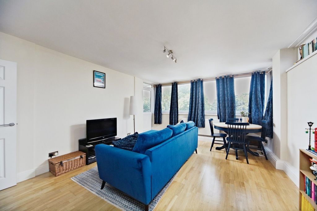 Property photo 3 of 14