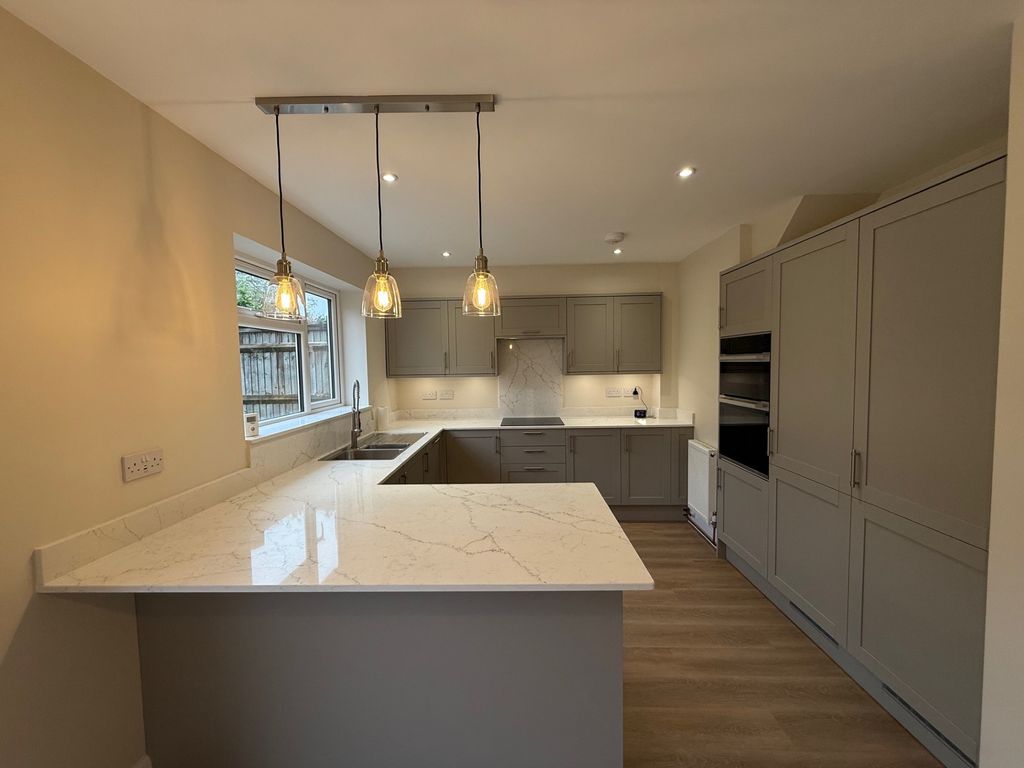 Property photo 2 of 11 Image