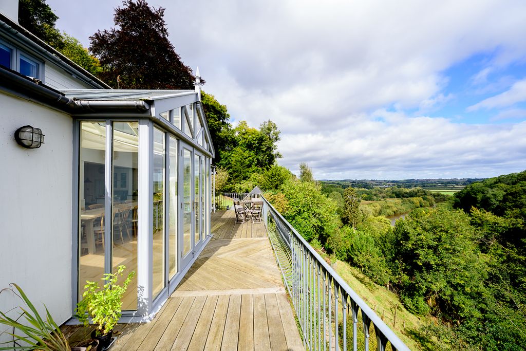 Property photo 1 of 34 Rockbourne-36