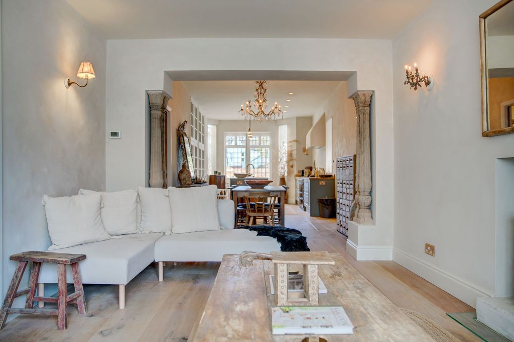 Property photo 3 of 29