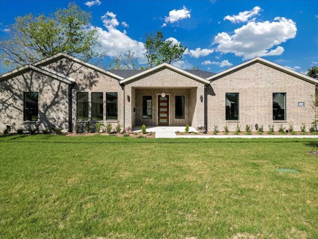 Property photo 1 of 27