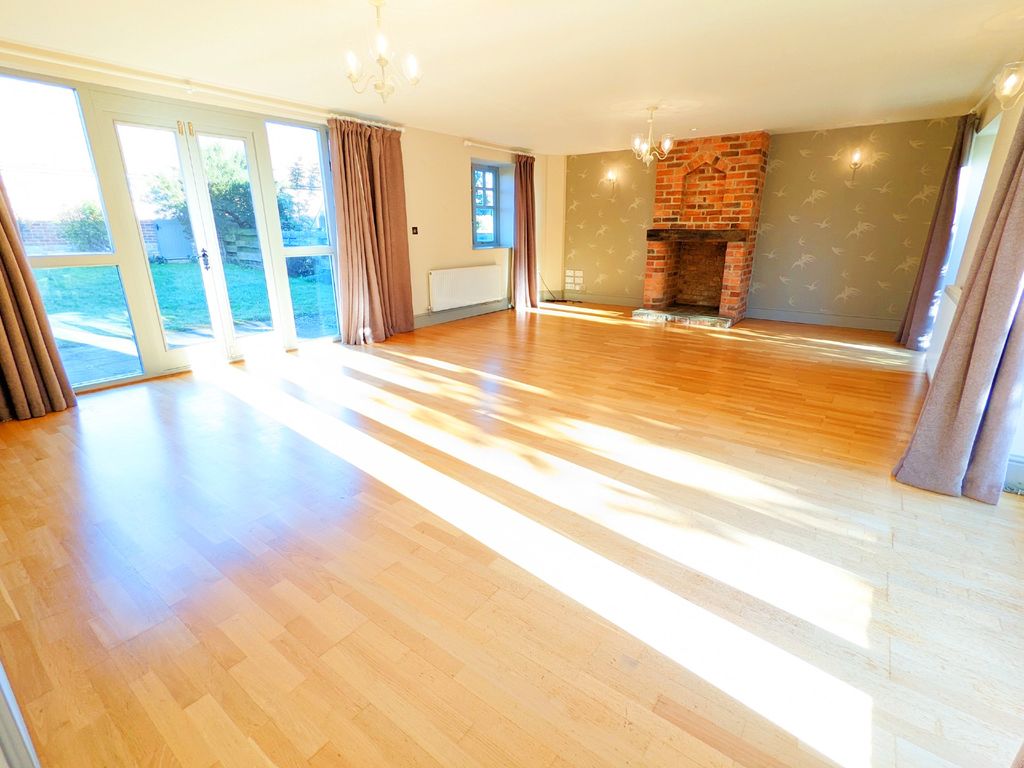 Property photo 2 of 40