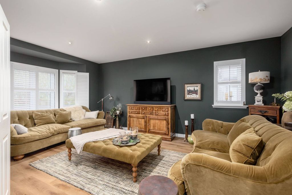 Property photo 3 of 17 Property Image 3