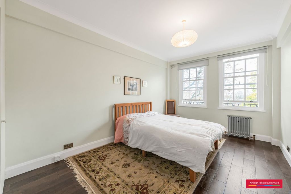 Property photo 2 of 9 Bedroom