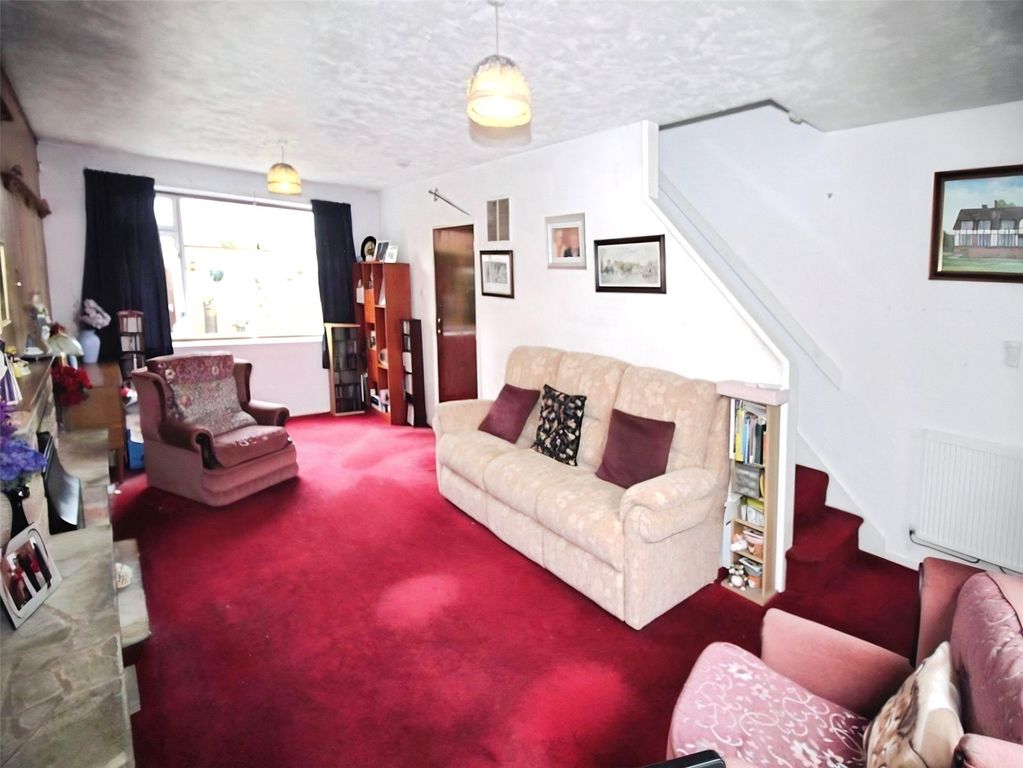 Property photo 3 of 9 Lounge