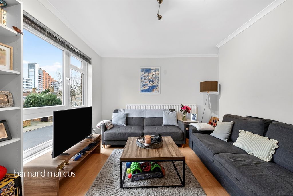 Property photo 1 of 8