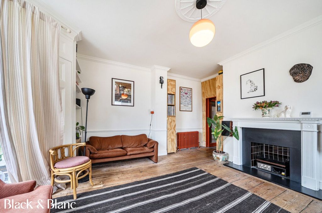 Property photo 3 of 13 Living/ Kitchen