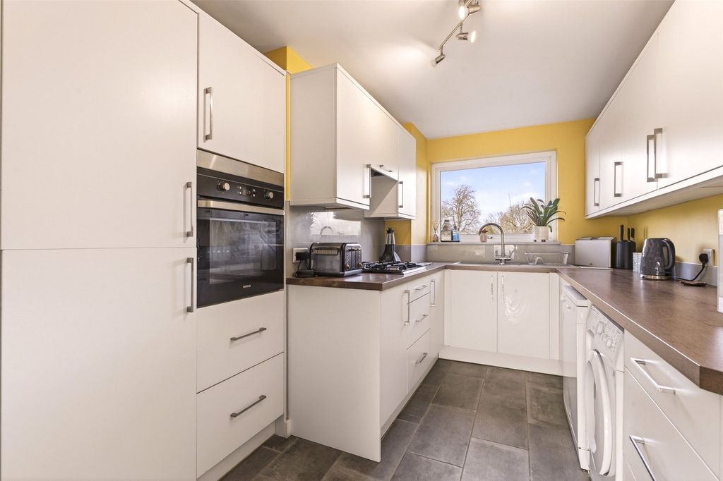 Property photo 3 of 27 Picture No. 14