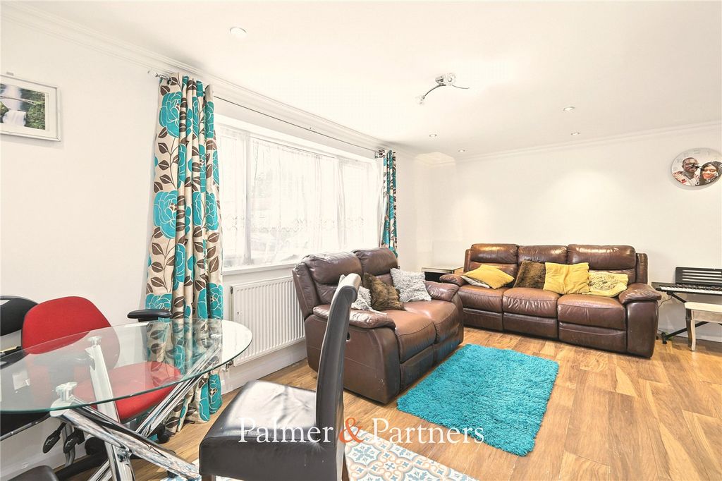 Property photo 3 of 23 Picture No. 04