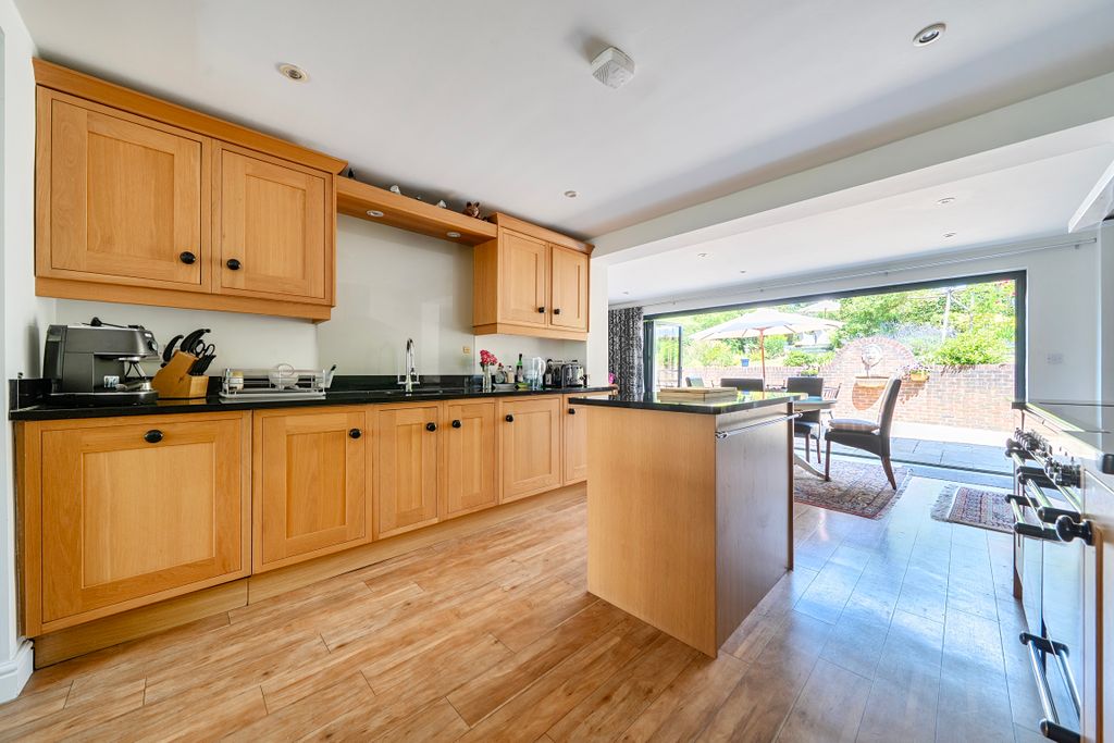 Property photo 2 of 16