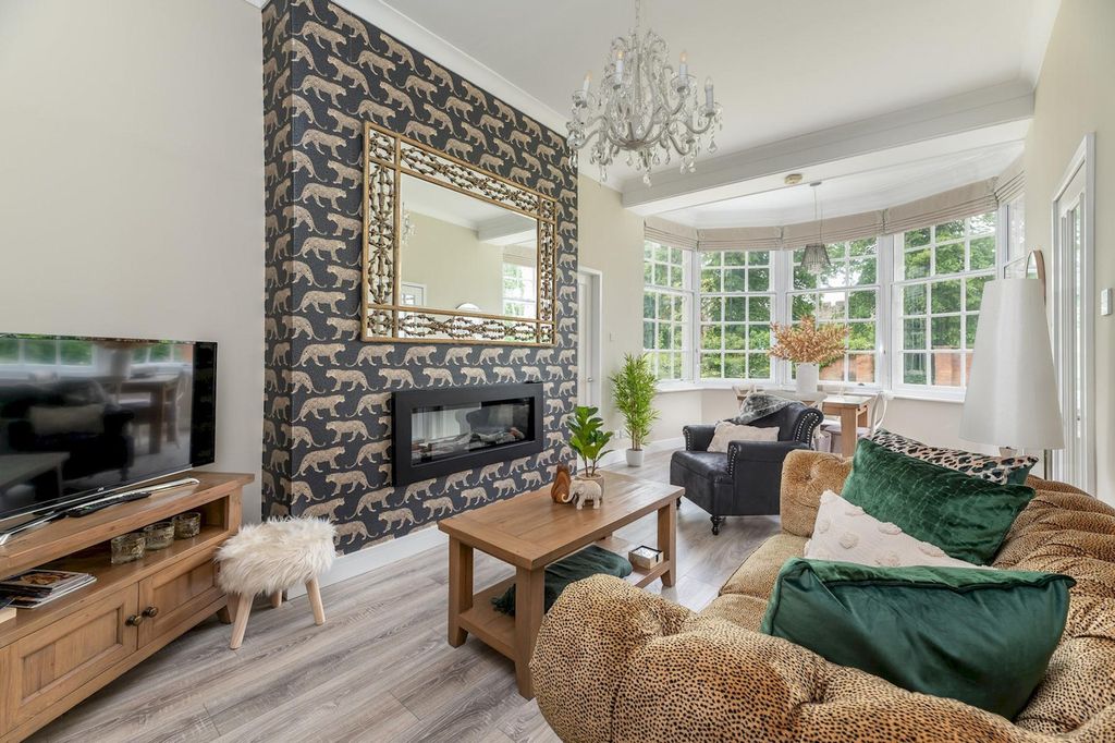 Property photo 1 of 28 Living Room