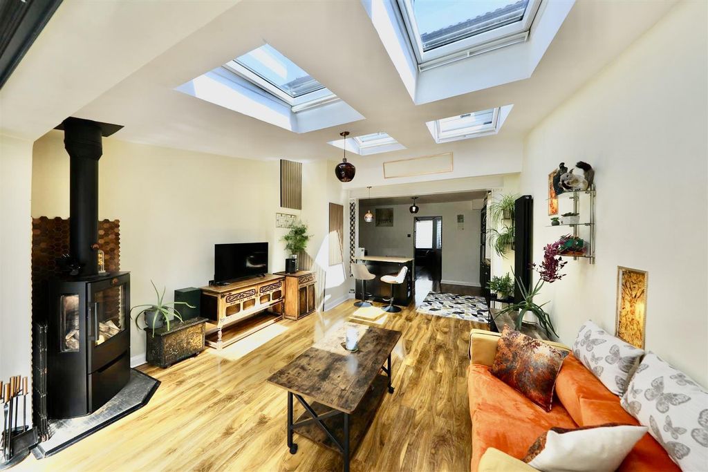 Property photo 2 of 20 Open Plan Kitchen/Diner/Living Space