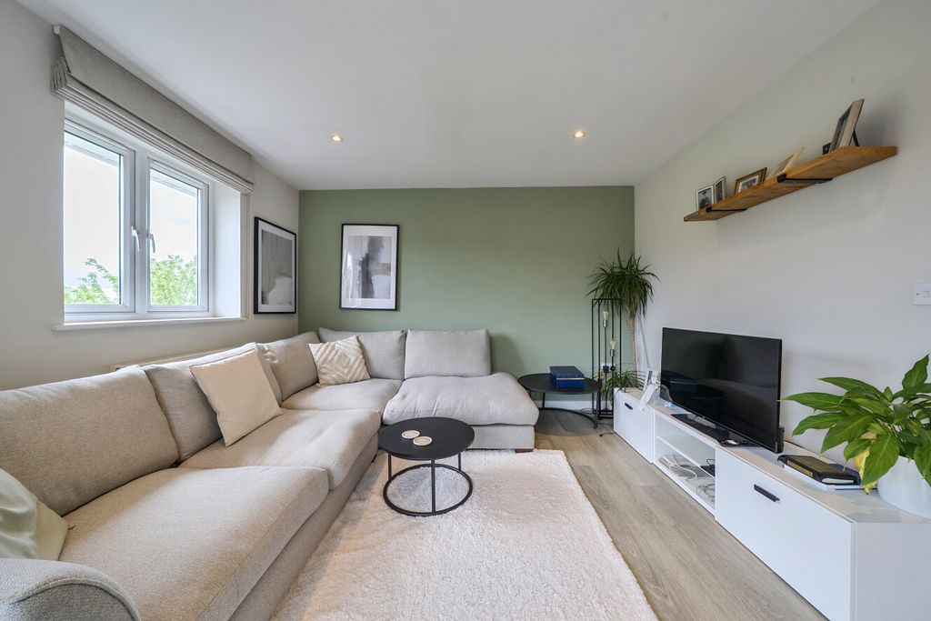 Property photo 2 of 10 1450737-16-6A0740...