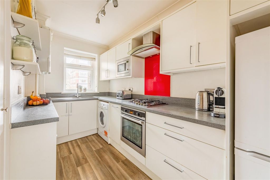 Property photo 3 of 14 Consiton Court-2.Jpg