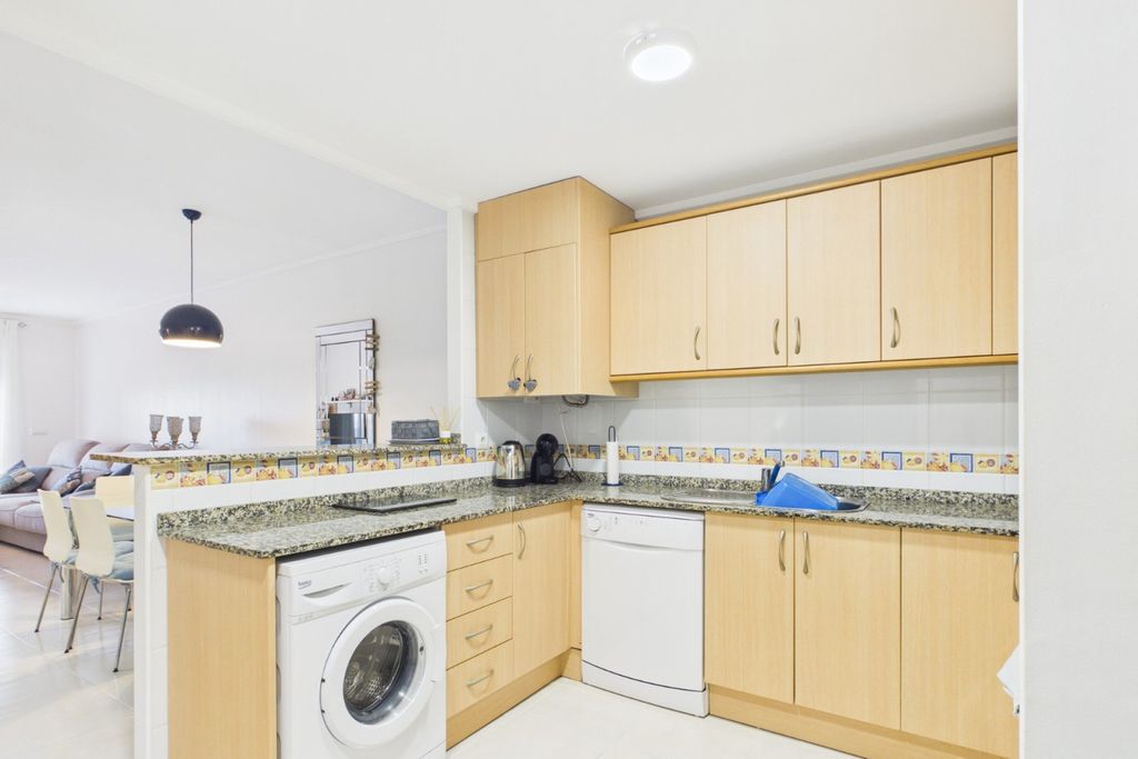 Property photo 3 of 37