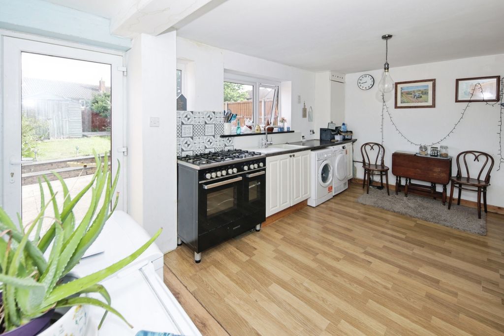 Property photo 3 of 18 Pbox-Img.Jpg