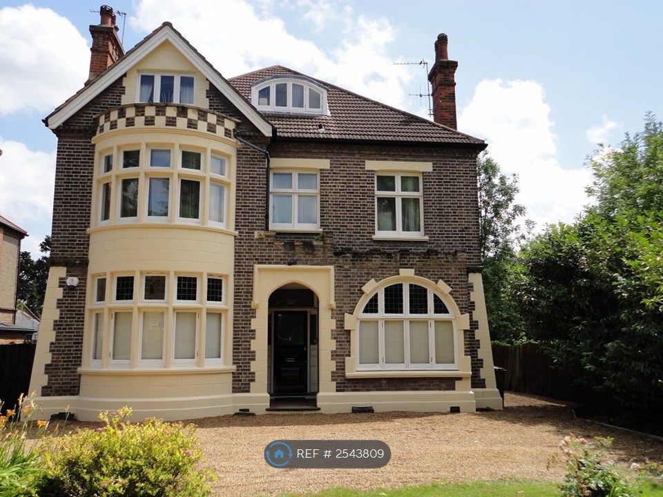 Property photo 1 of 7 Apartment Building