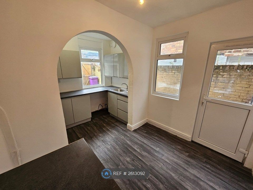 Property photo 2 of 29