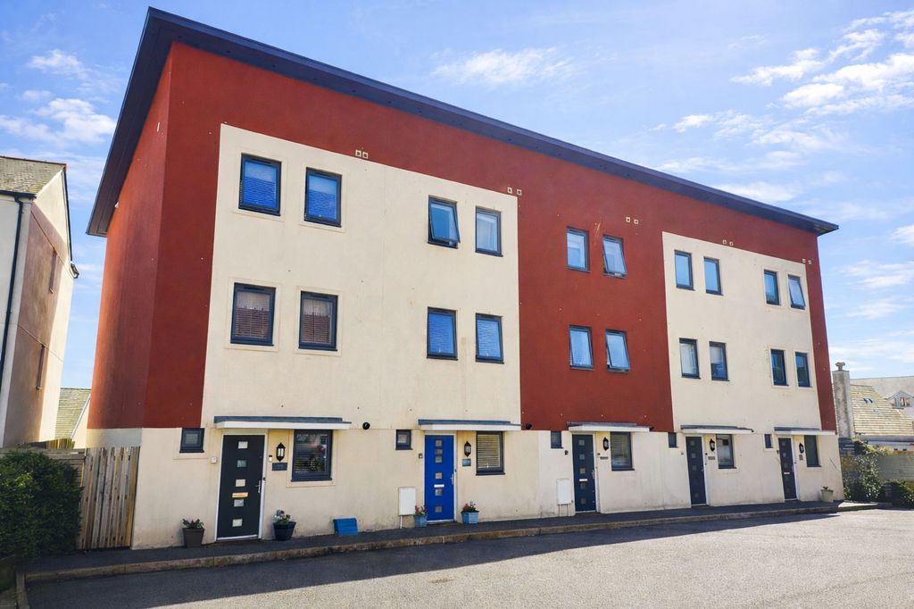 Property photo 1 of 26 External