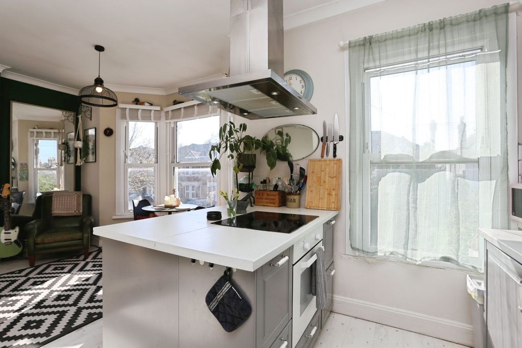 Property photo 3 of 20