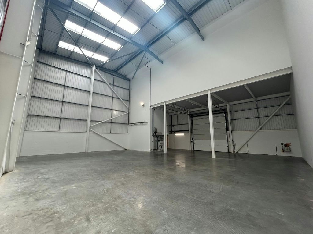 Property photo 2 of 7 15.Jpg