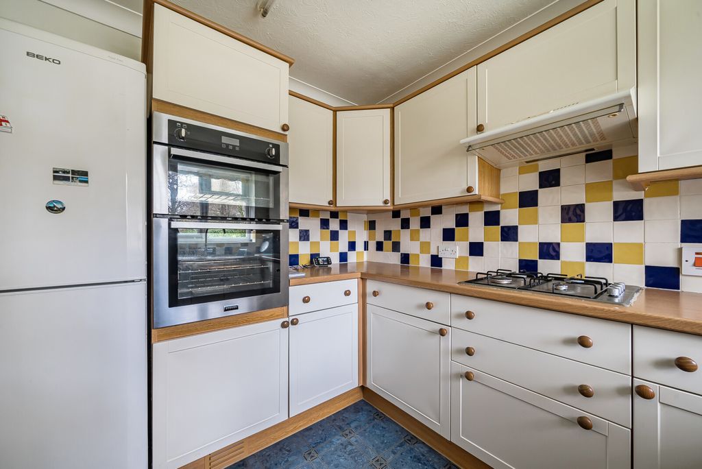 Property photo 2 of 22 1406160-16-6985E0...