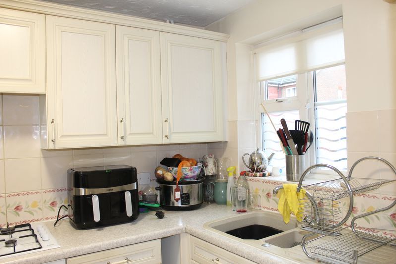 Property photo 3 of 8 Photo 9