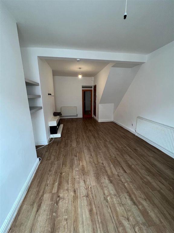 Property photo 2 of 10 Lounge