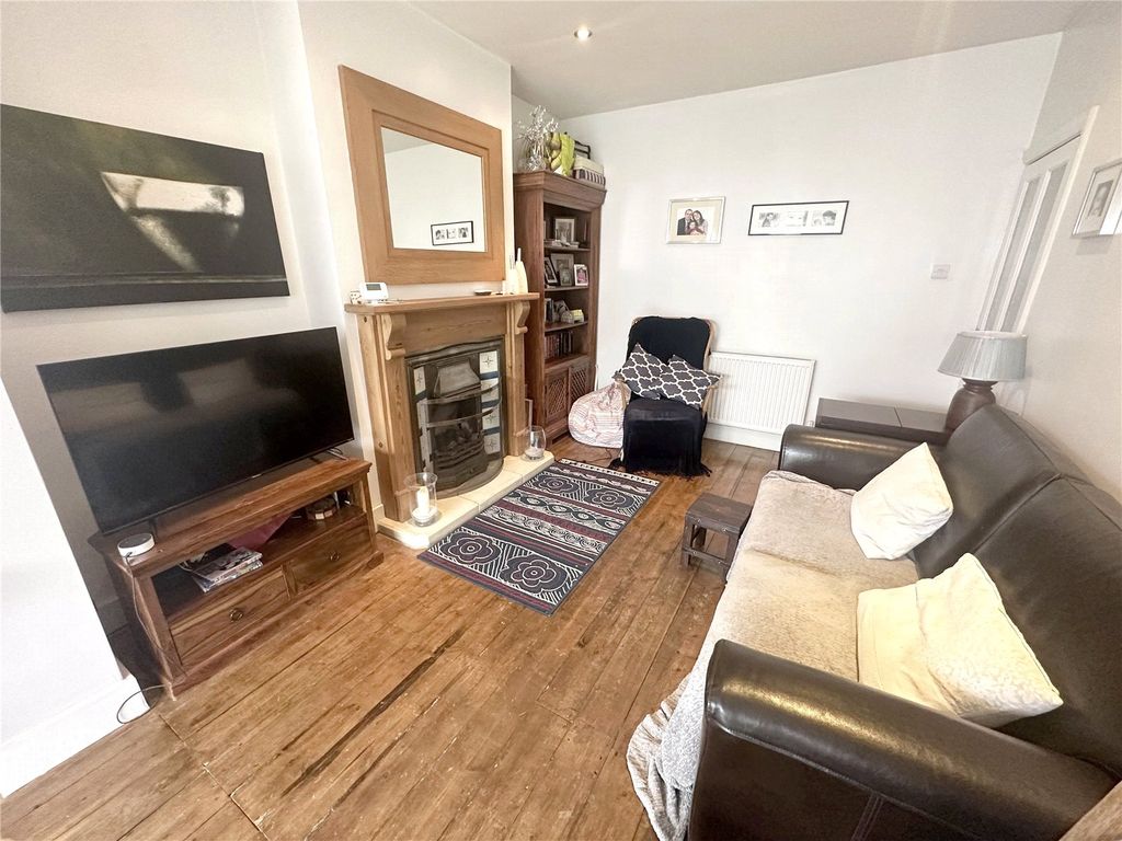 Property photo 2 of 17 Picture No. 15