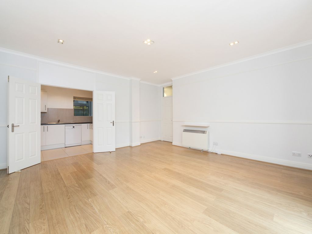 Property photo 1 of 11 Living Room