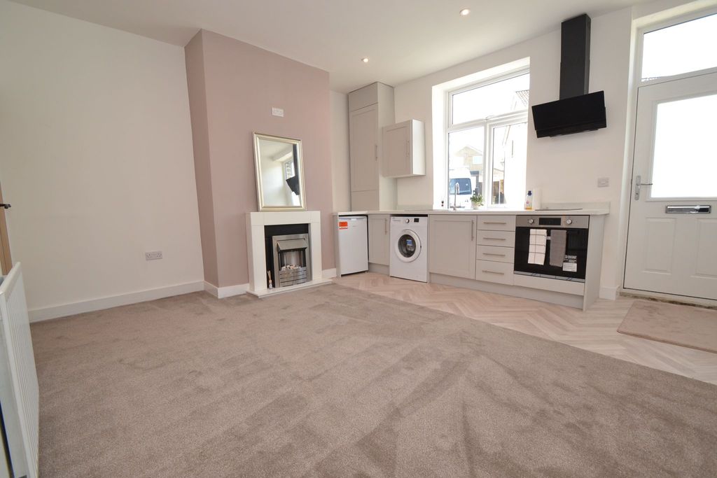 Property photo 3 of 11 Photograph 3