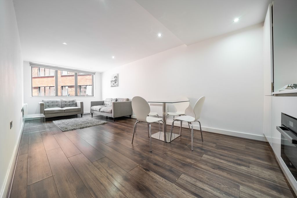Property photo 1 of 11 Maddison House00008