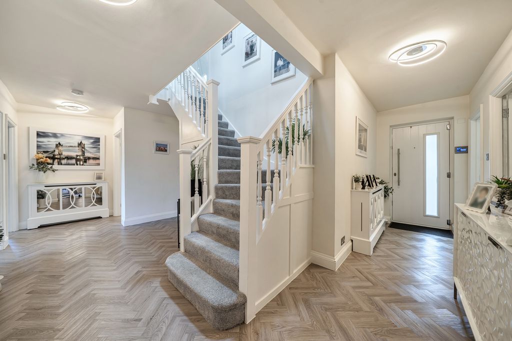 Property photo 2 of 21 1458154-15-6A0490...
