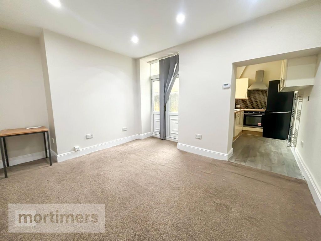 Property photo 3 of 18 Dining Room