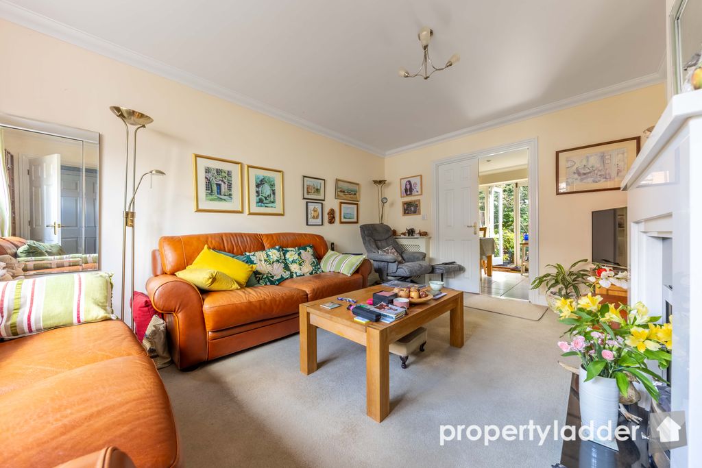 Property photo 3 of 15 Pl