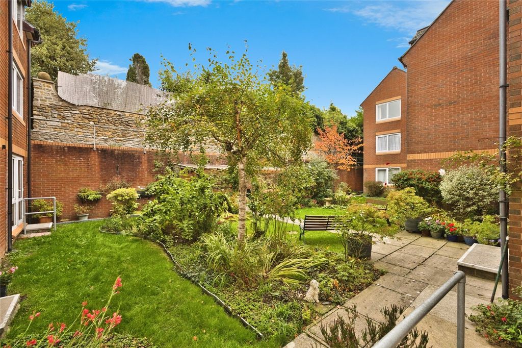 Property photo 2 of 9 General View