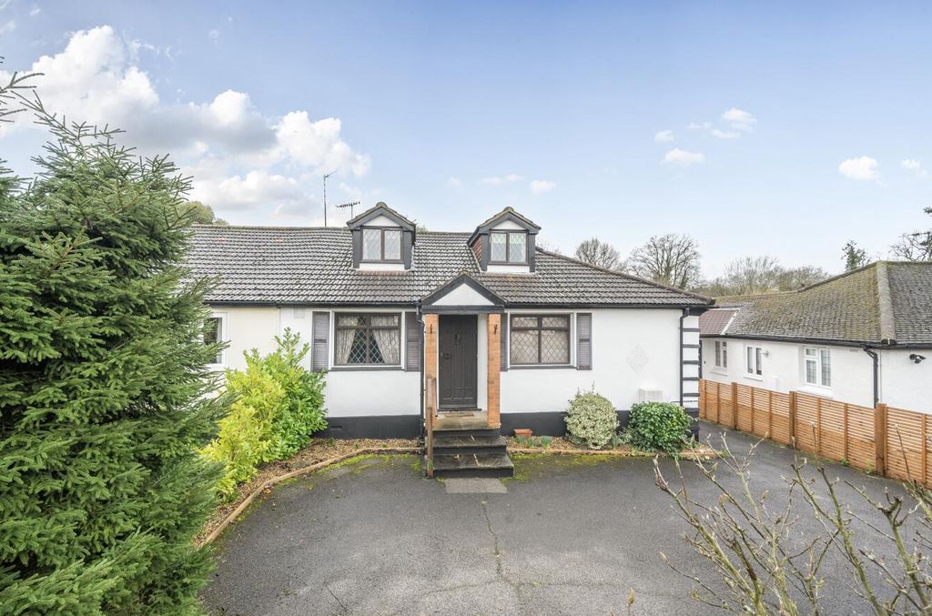 Property photo 1 of 14 Davidson Frost-Wellings, Dfw, Chiltern Avenue, Fro