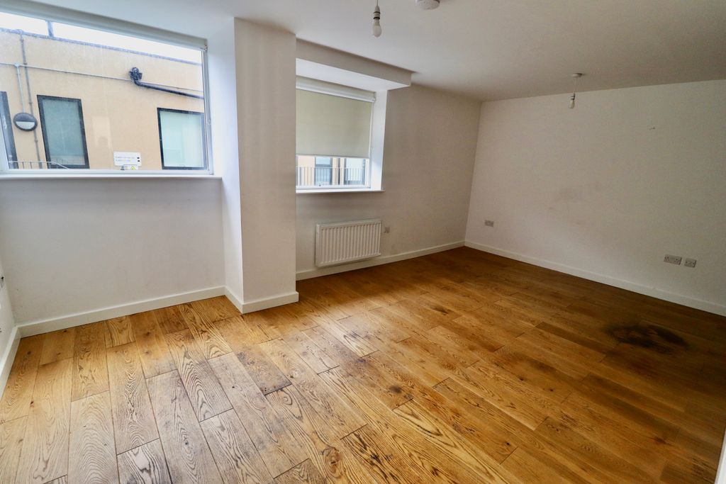 Property photo 2 of 3