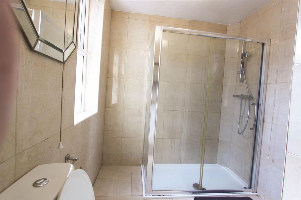 Property photo 3 of 19 Bathroom 2 - 1.Jpg