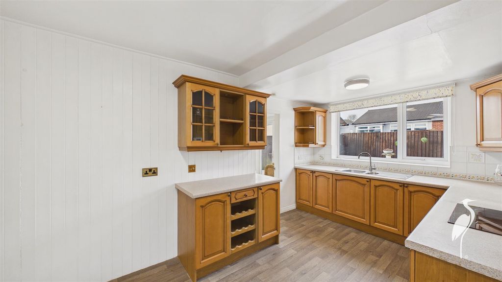 Property photo 3 of 16 Kitchen/Diner