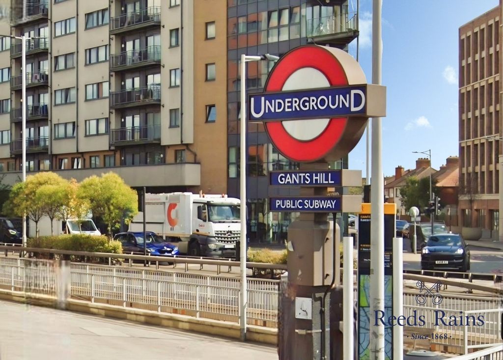 Property photo 3 of 12 Gants Hill