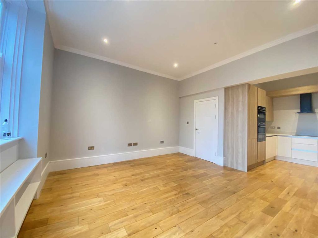 Property photo 1 of 10 Main Picture