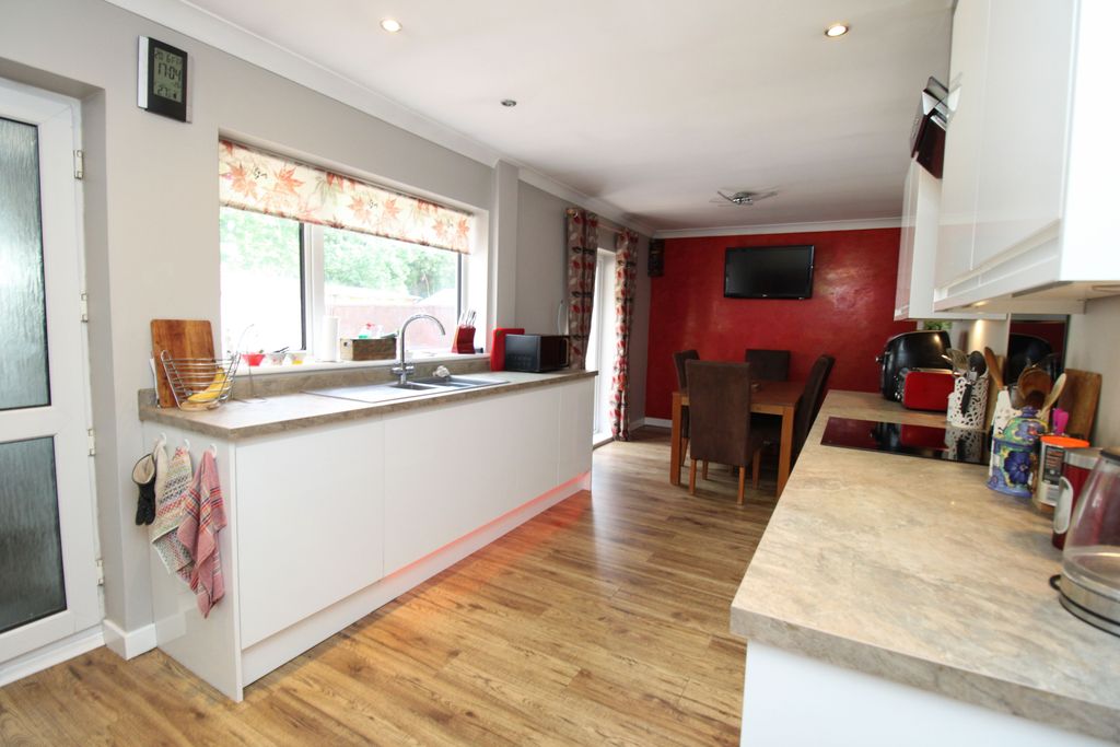 Property photo 2 of 17 (5)