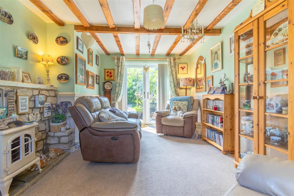 Property photo 2 of 18