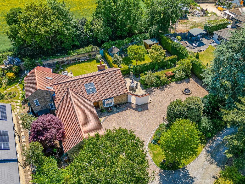 Property photo 2 of 24 Outside