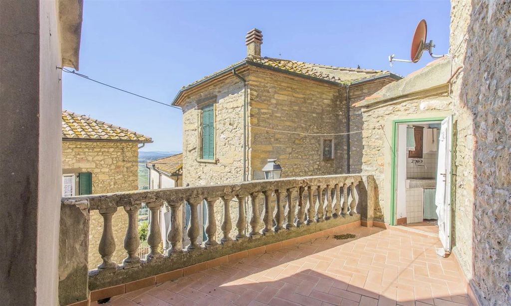 Property photo 1 of 32