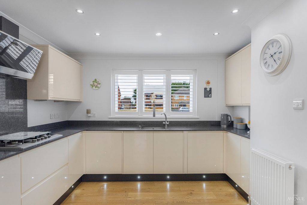 Property photo 3 of 17 4258286