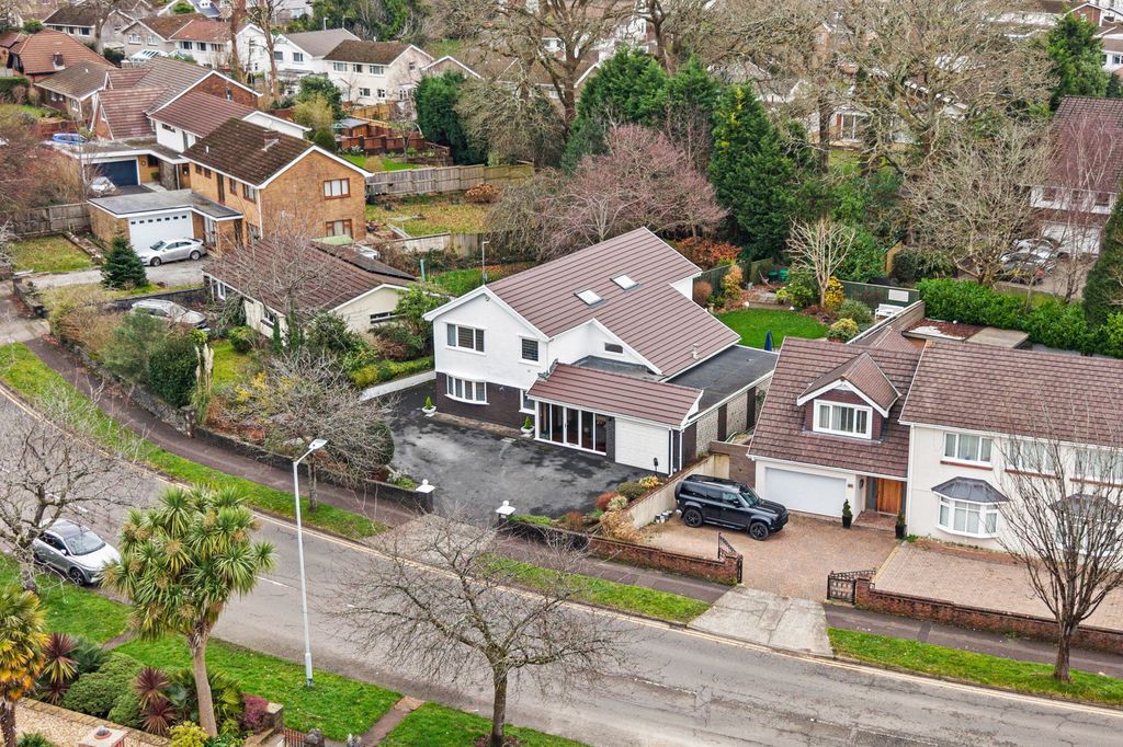 Property photo 2 of 30