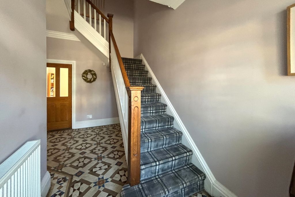 Property photo 2 of 20 Entrance