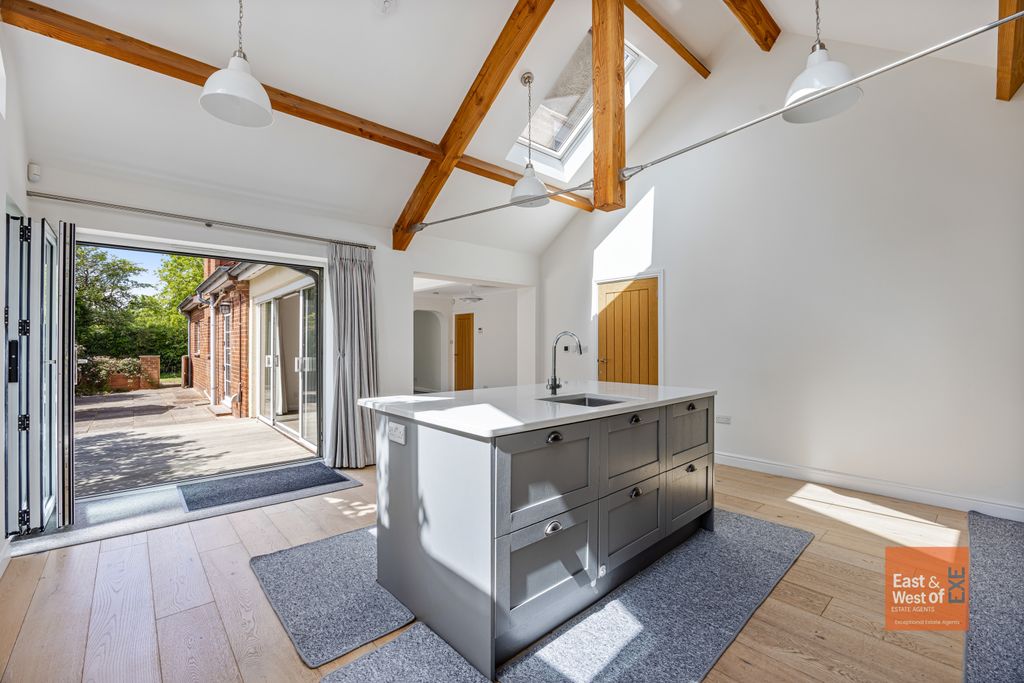 Property photo 3 of 28 A17 - Spinneygate Matford Road Exeter - 260515